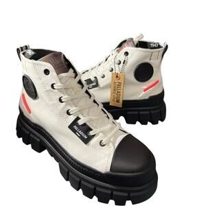 Palladium Revolt Hi Tx Size 7.5 Womens  Urban Outdoor lug sole boot NIB